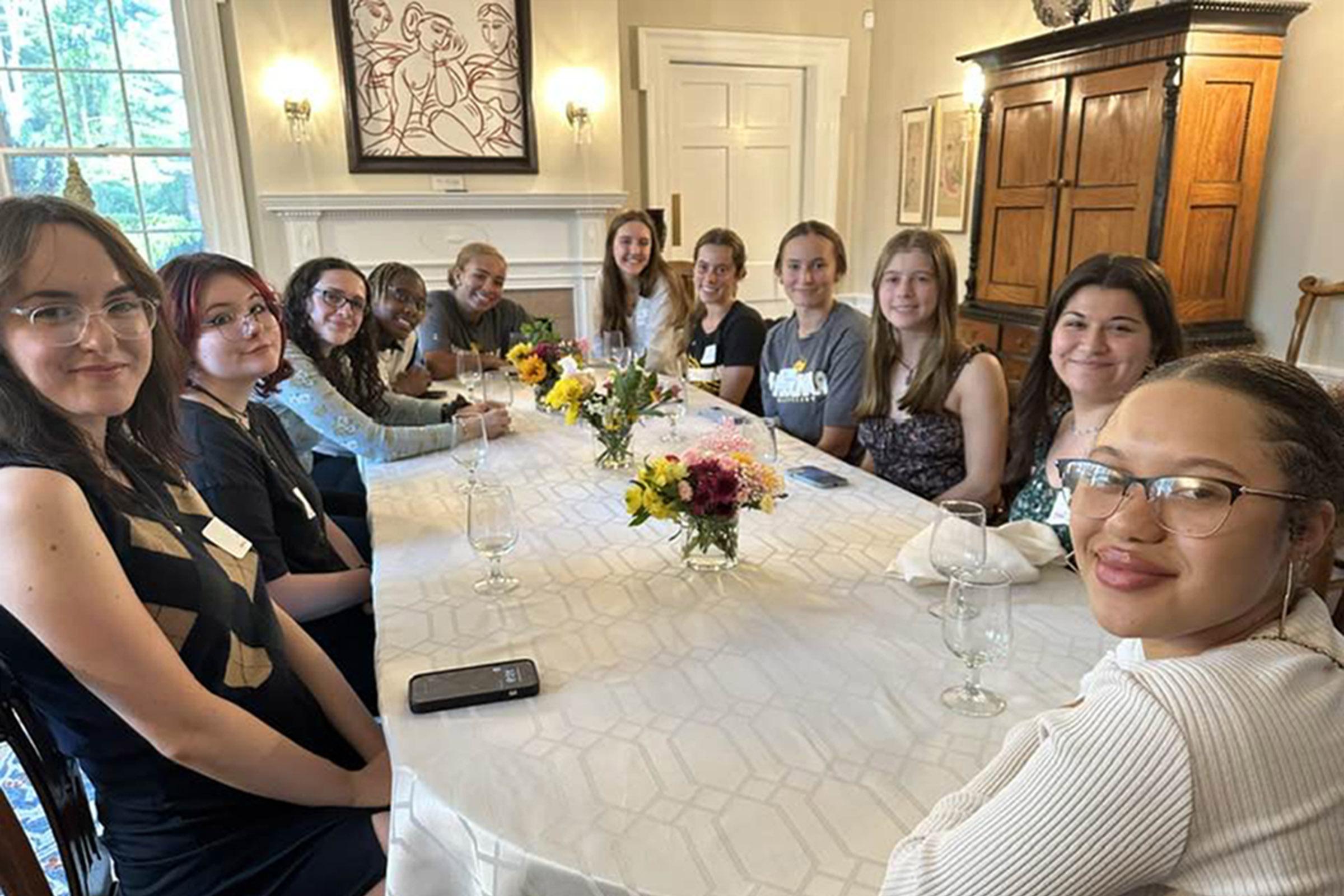 Honors Scholars have dinner at Randolph House.